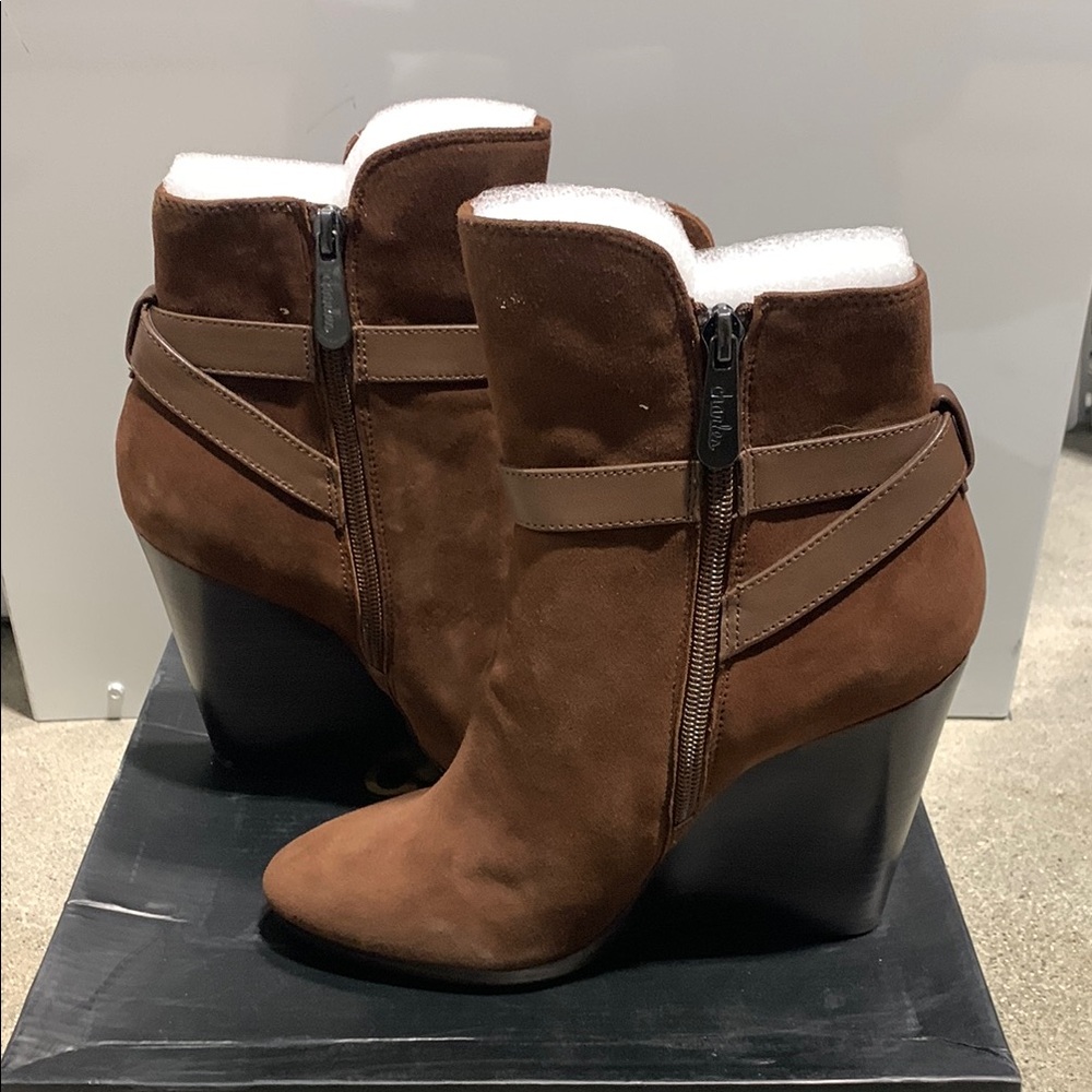 CHARLES l by Charles David Hades Brown Suede Women's Ankle Boots    NWT